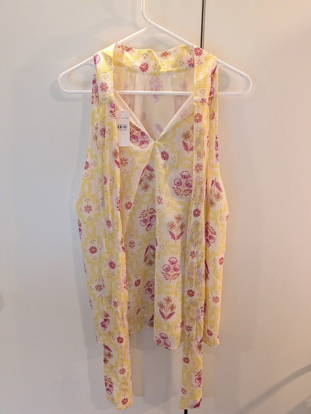 Ann Taylor Woman's LT Yellow/Pink Floral Print Sleeveless V-Neck Top NWT
